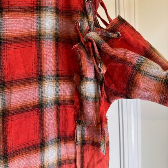 POL Oversized Red Plaid Flannel Tunic Length Top - Picture 6 of 8